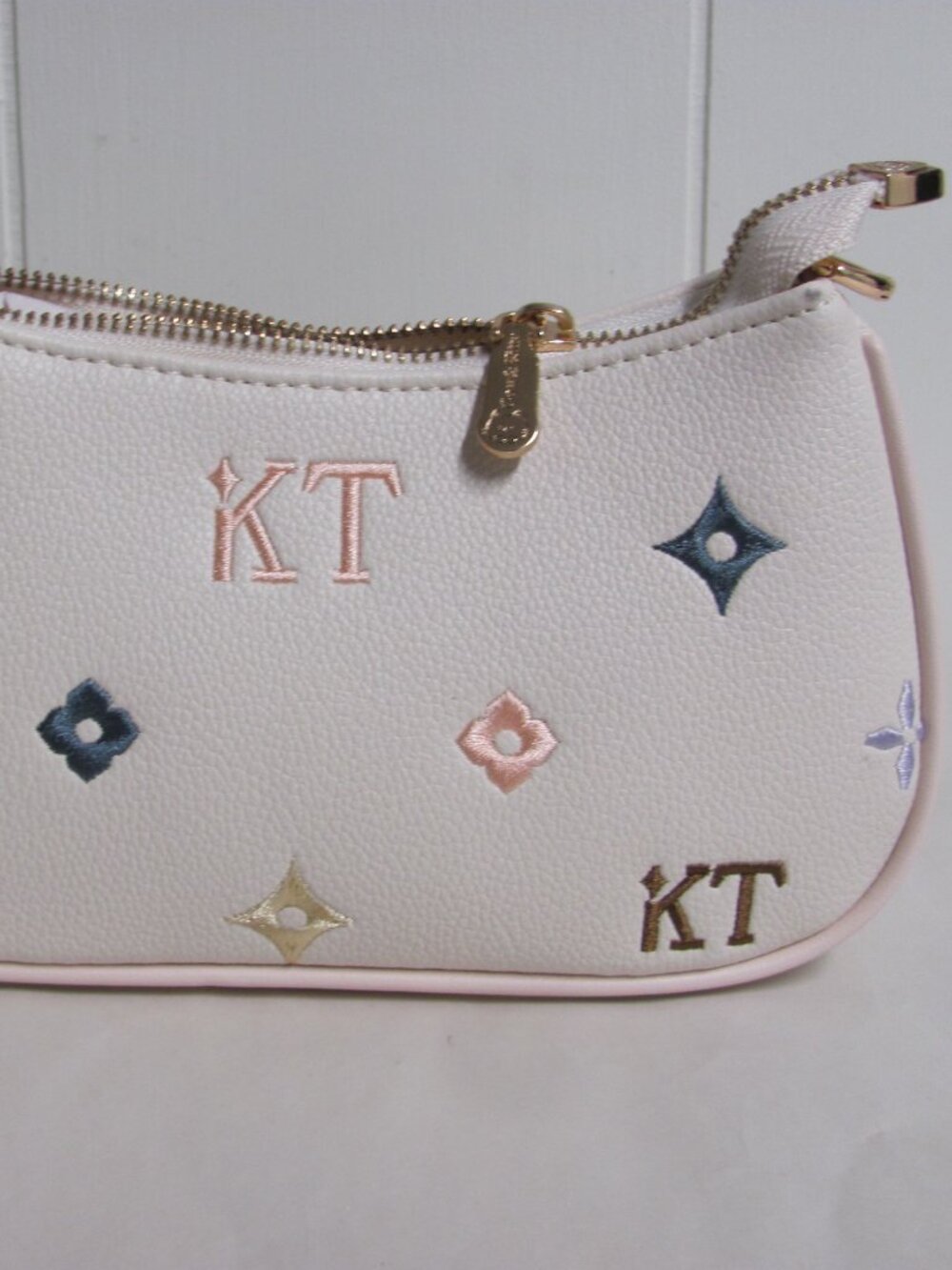 COW & KITTY LIMITED EDITION CROSSBODY PURSE NWT - Picture 15 of 16